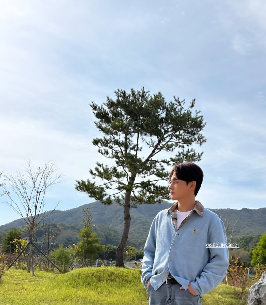 Behind-the-scenes cut of Park Seojin