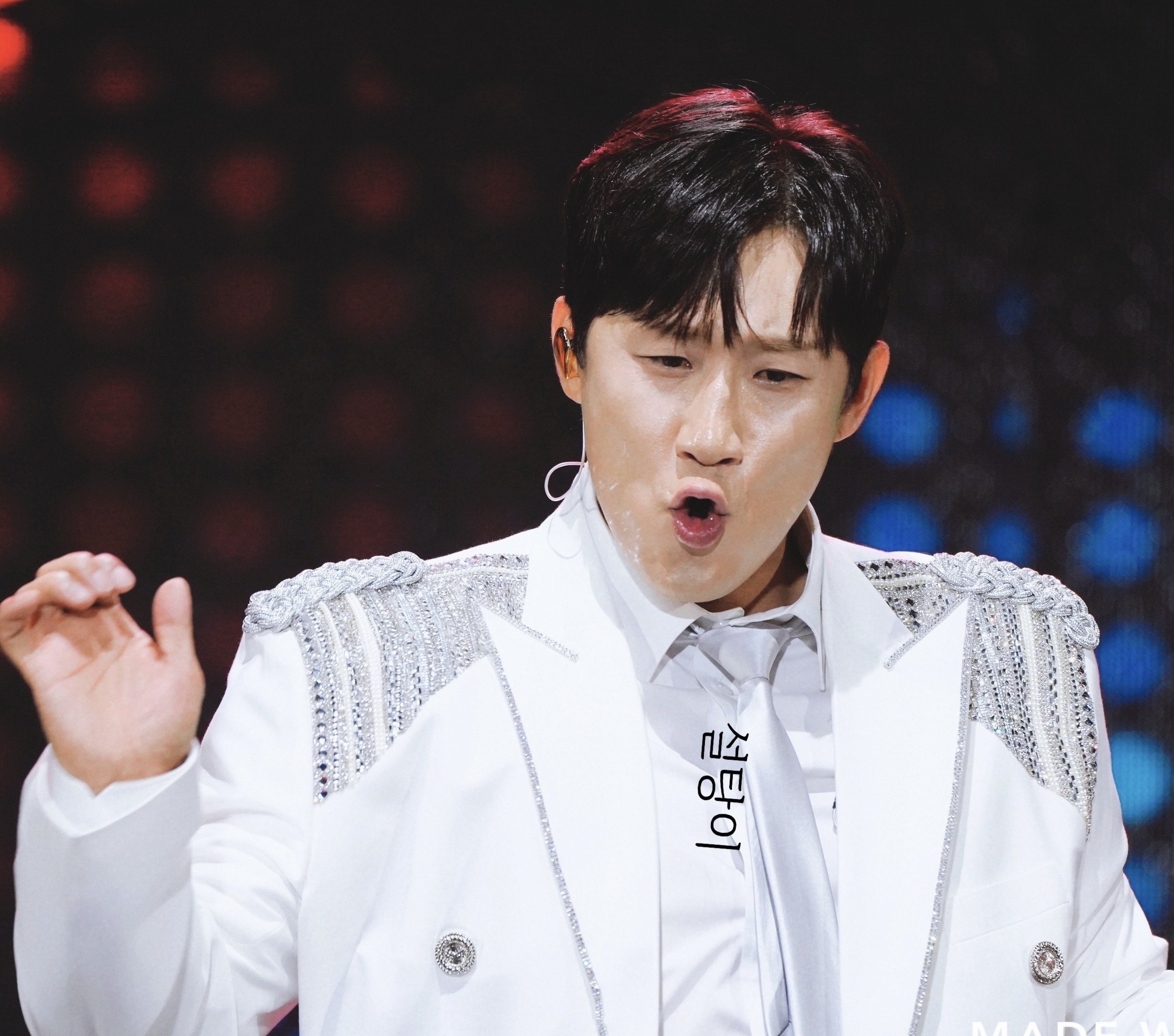 Behind-the-scenes cut of Na Sangdo