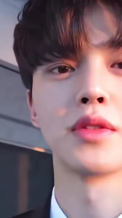 Behind-the-scenes cut of Song Kang