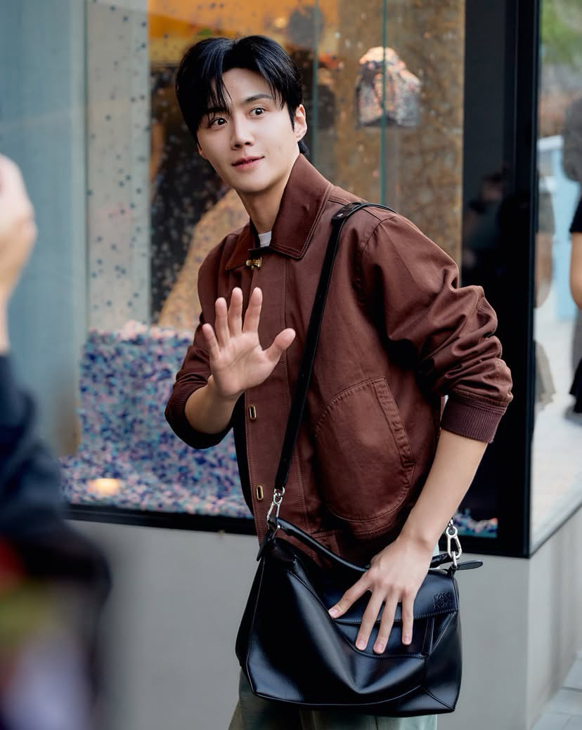 A moment captured by a fan of Kim Seonho
