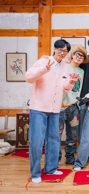 Today's popular wallpaper in Yoo Jaesuk community