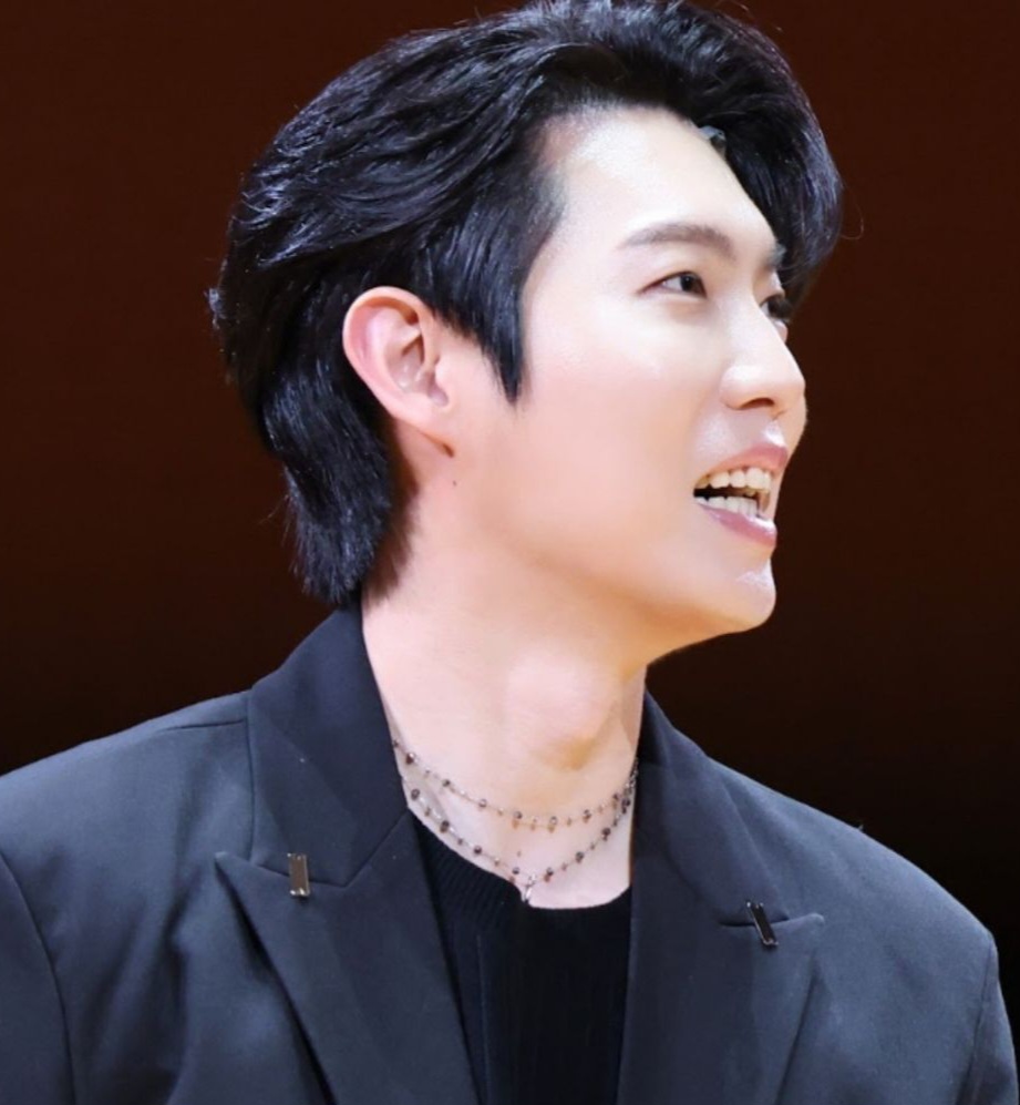 Latest photo of Son Taejin