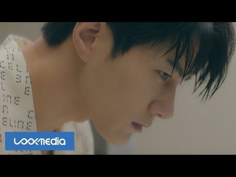 Behind-the-scenes cut of Kim Myungsoo (L)