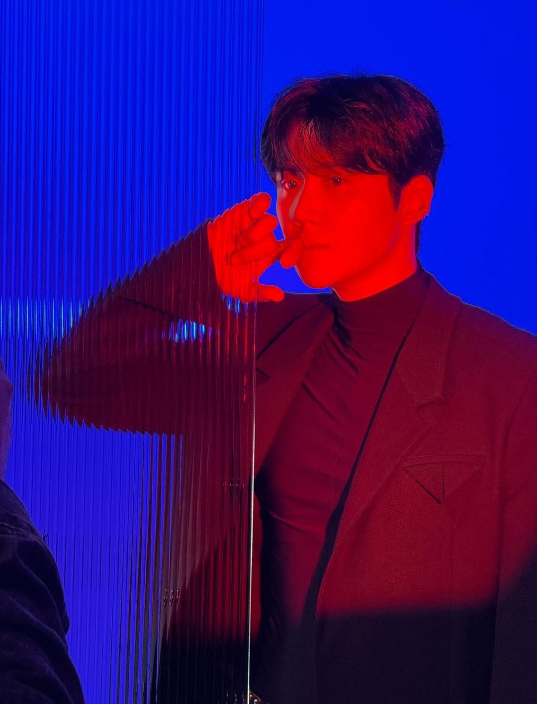 Behind-the-scenes cut of Kim Seonho