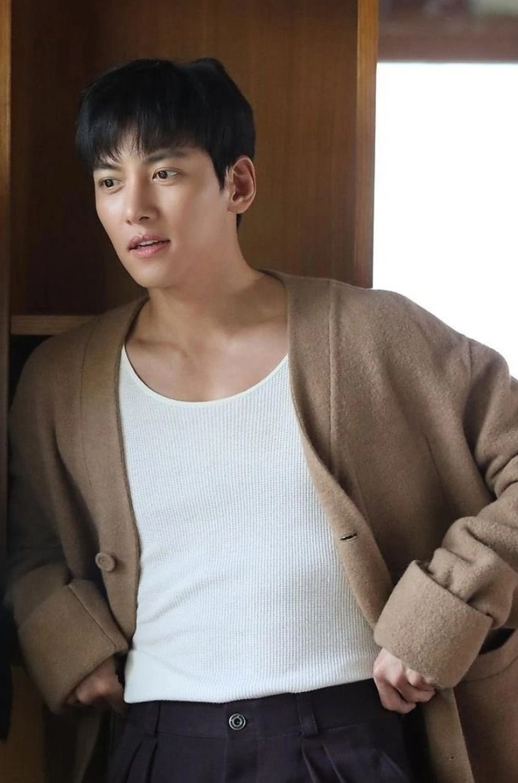 Recent activity shot of Ji Changwook