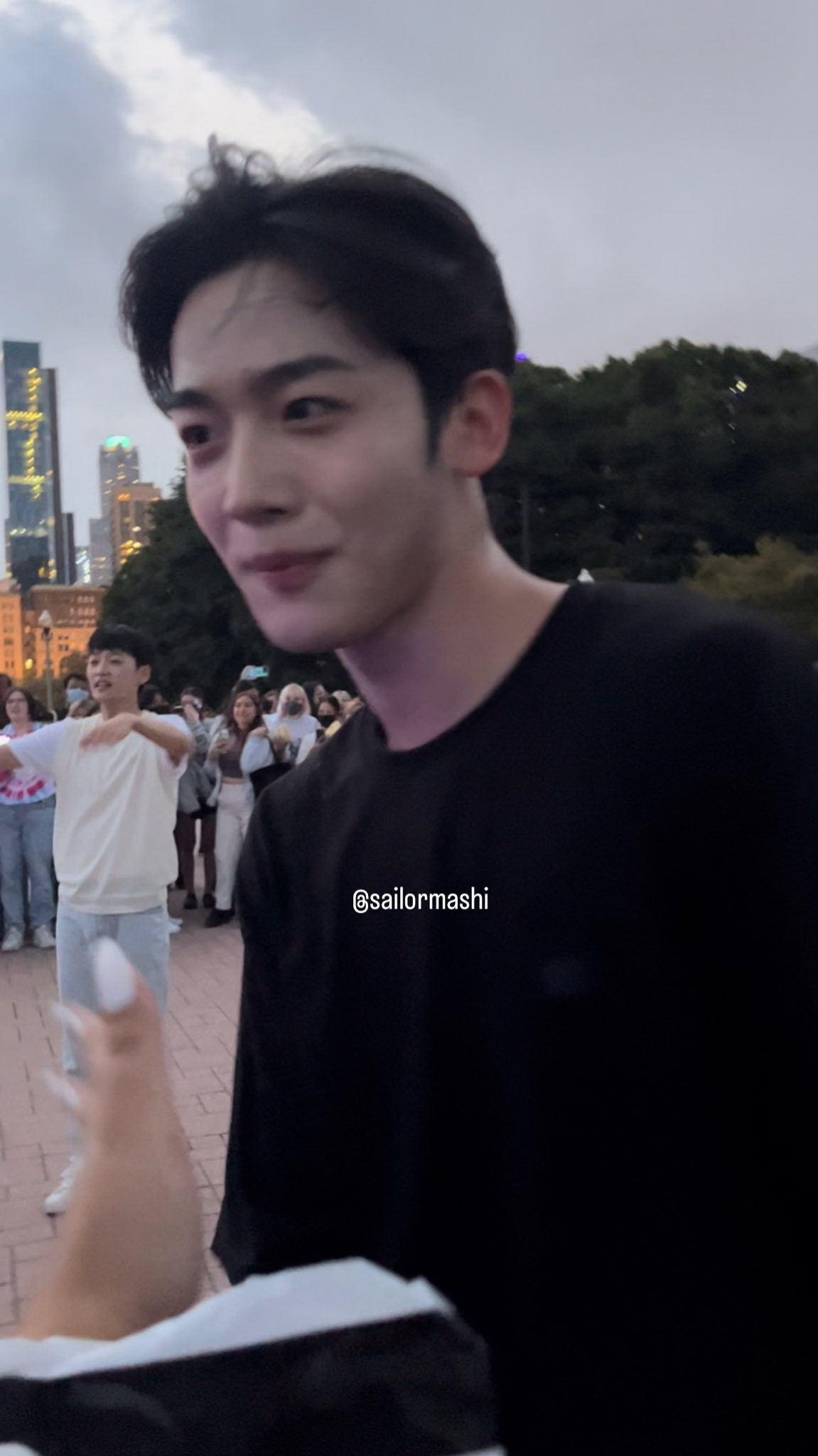 Special wallpaper made by Kim Yohan's fans