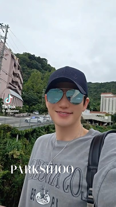 Emotional wallpaper shared by fans for Park Sihoo