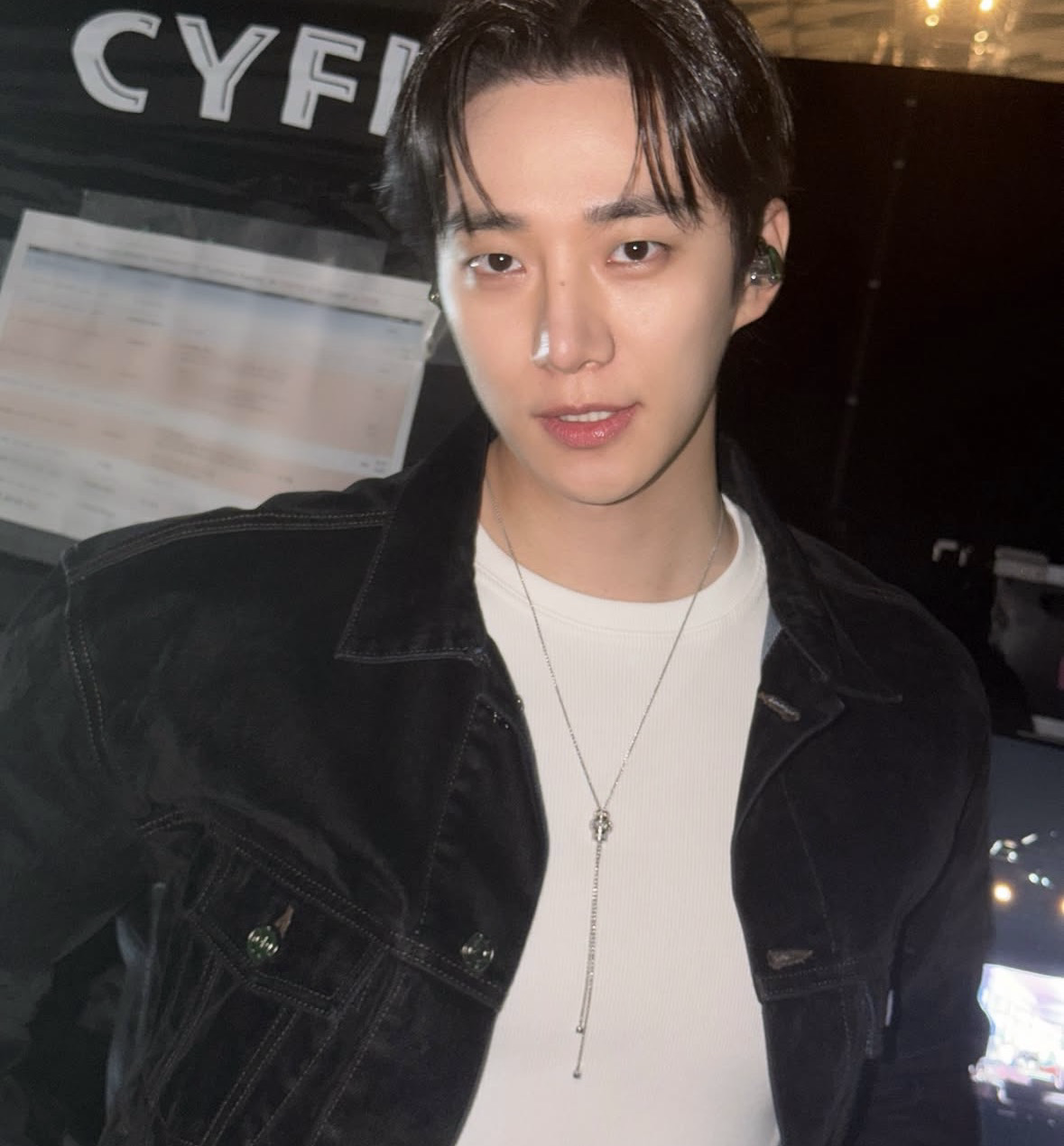 イ・ジュノのビハインドカット