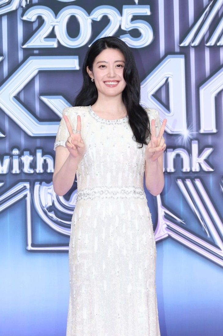 Behind-the-scenes cut of Nam Jihyeon