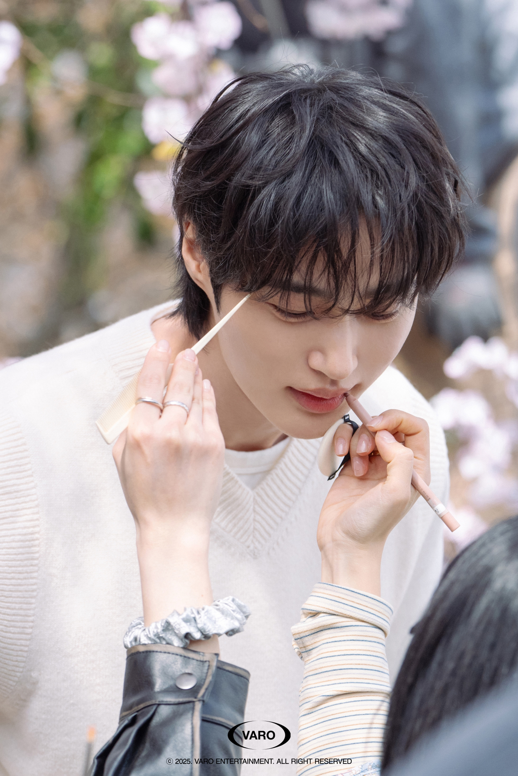 Behind-the-scenes cut of Byeon Wooseok