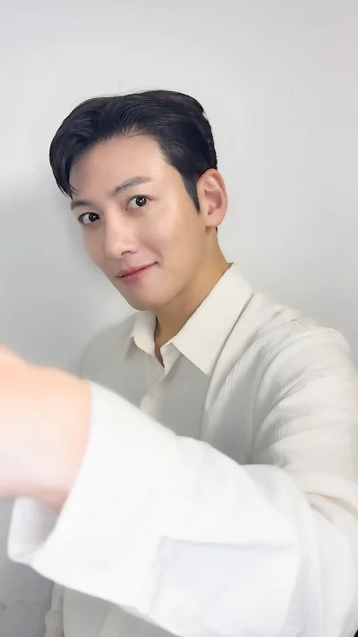 Emotional wallpaper shared by fans for Ji Changwook