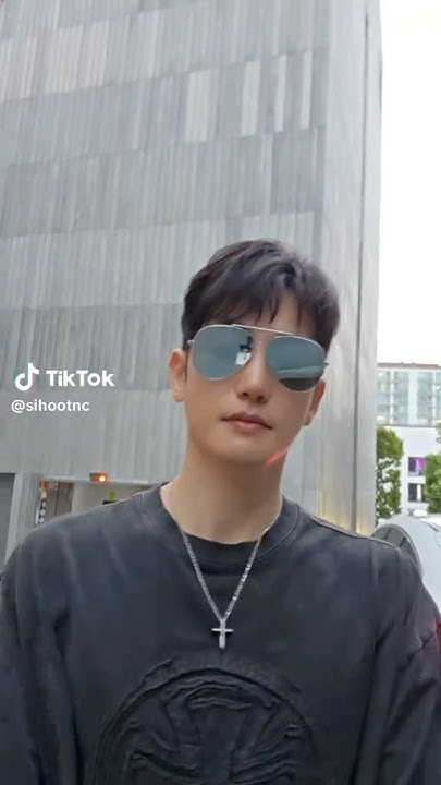 A moment captured by a fan of Park Sihoo