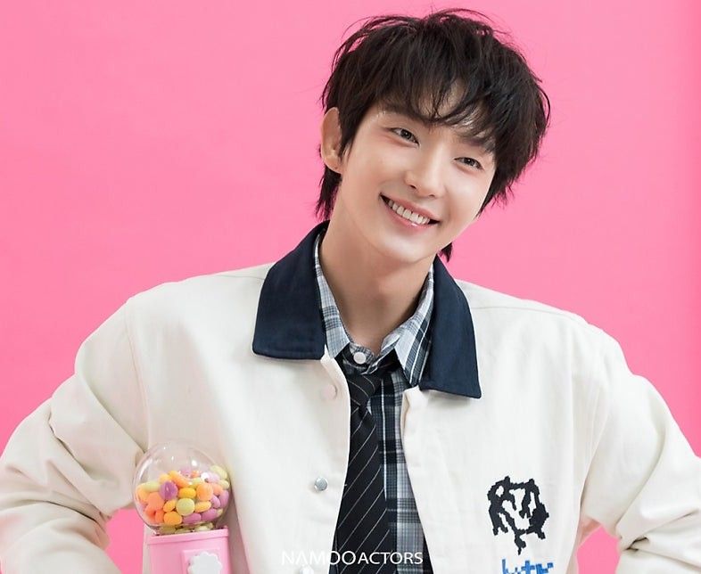 Latest photo of Lee Joongi