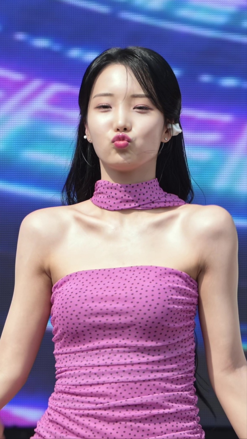 Today's popular wallpaper in Kim Soyeon (2004) community
