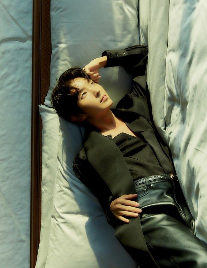 A moment captured by a fan of Lee Joongi