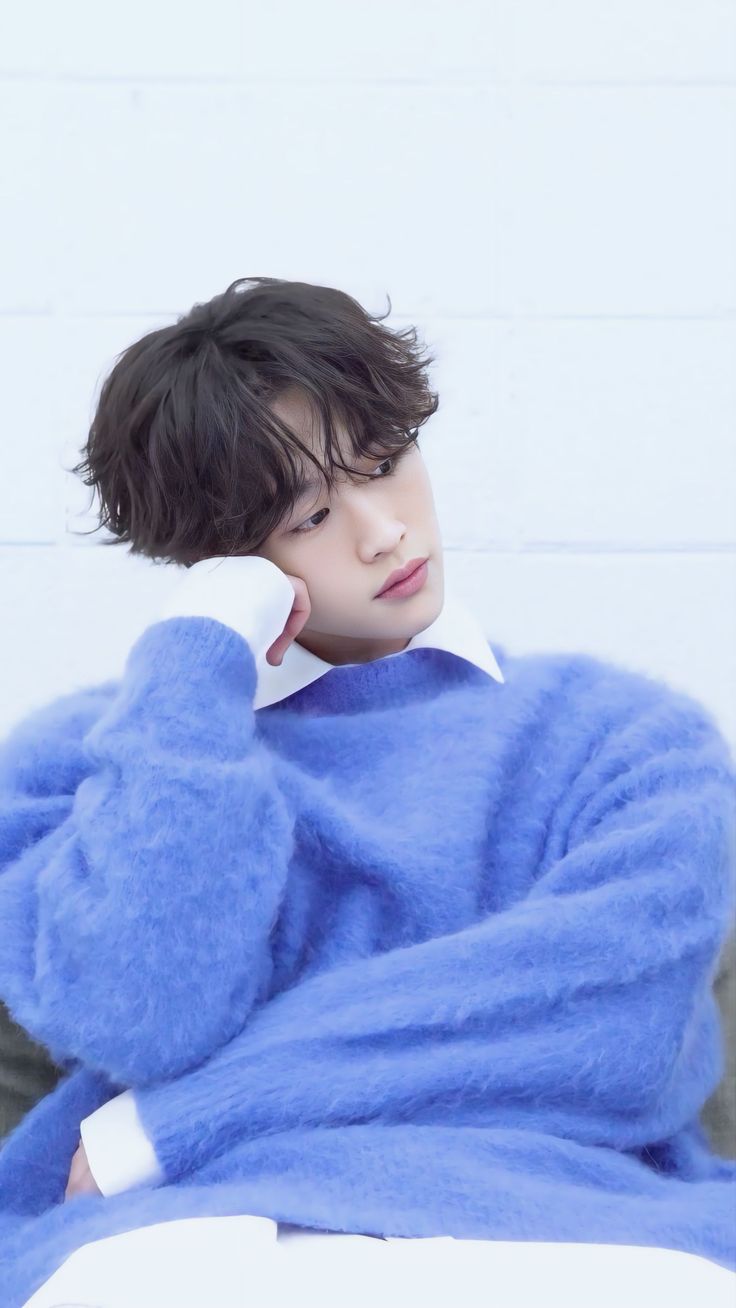A moment captured by a fan of Kim Yoonwoo