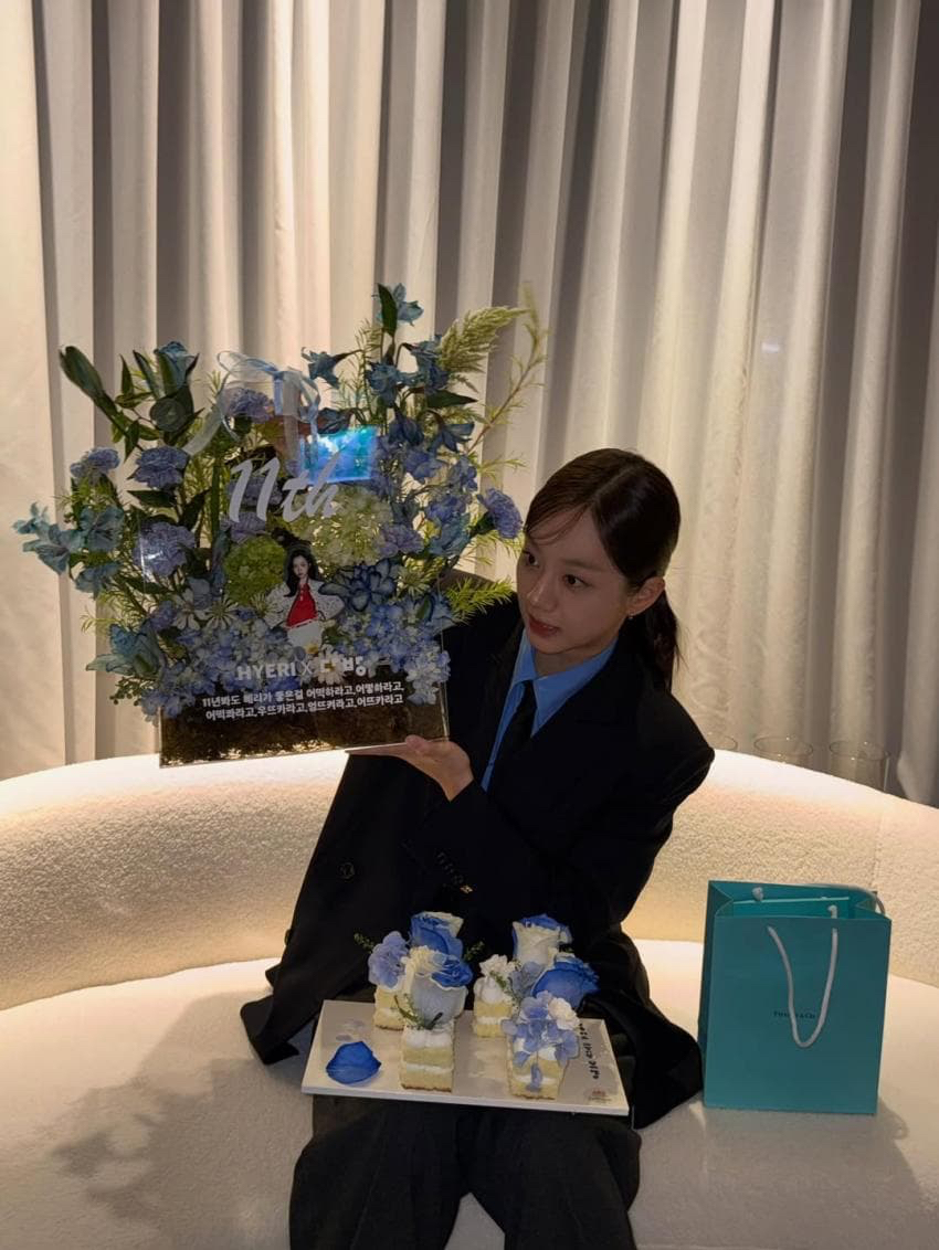 Behind-the-scenes cut of Hyeri