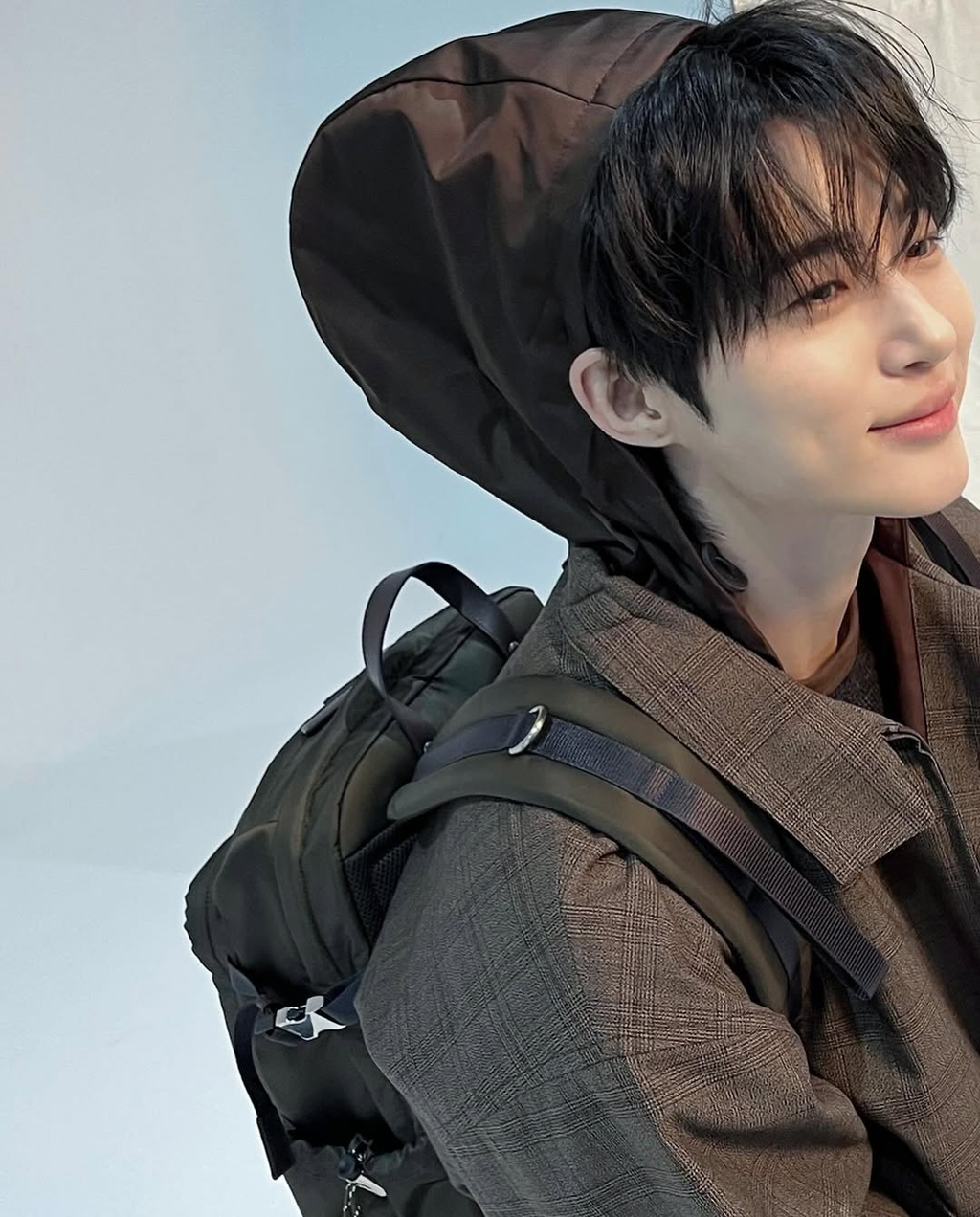 Behind-the-scenes cut of Byeon Wooseok