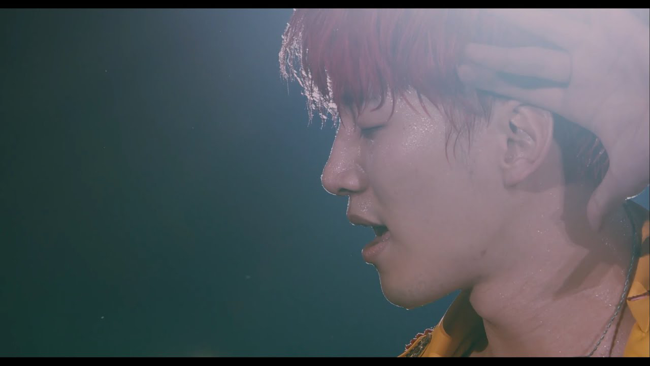 Behind-the-scenes cut of Lee Junho