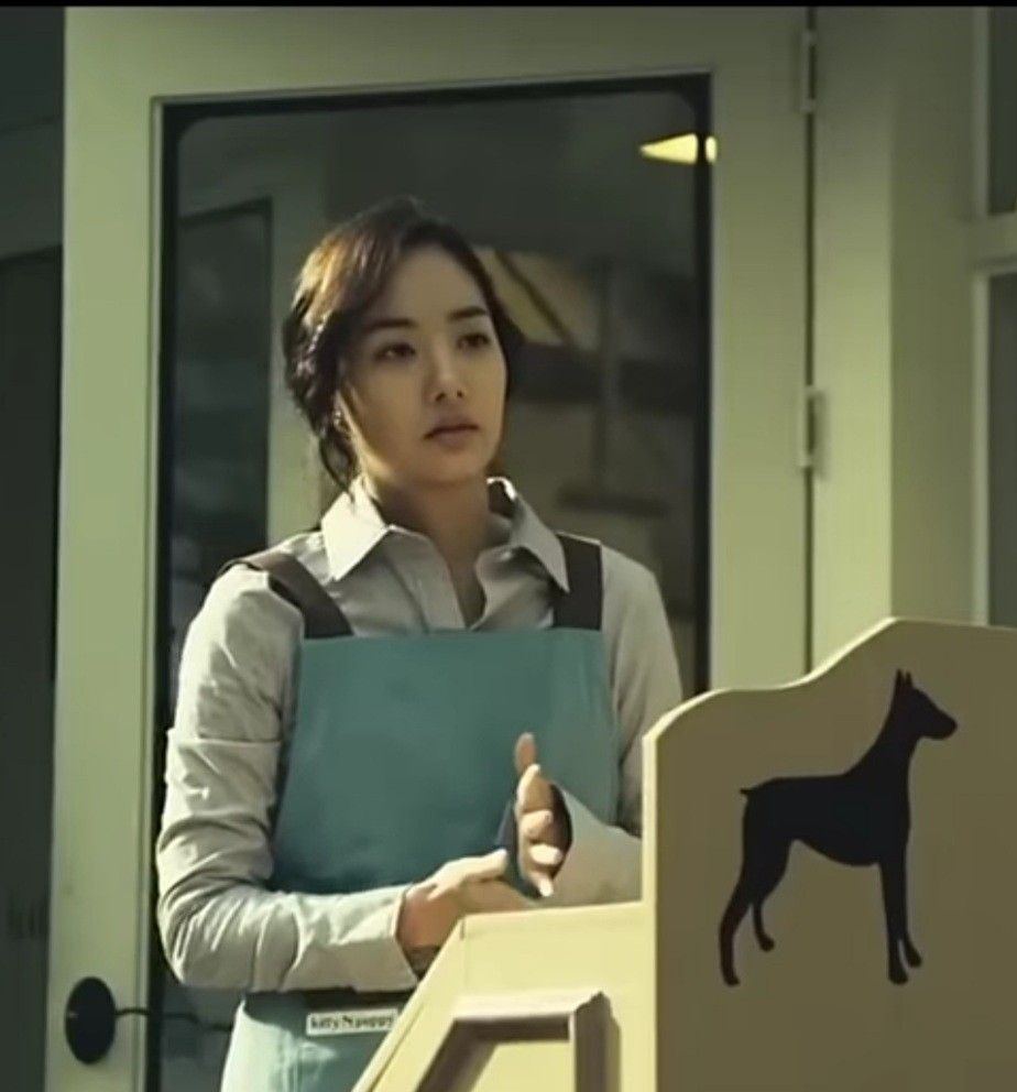 Behind-the-scenes cut of Park Minyoung