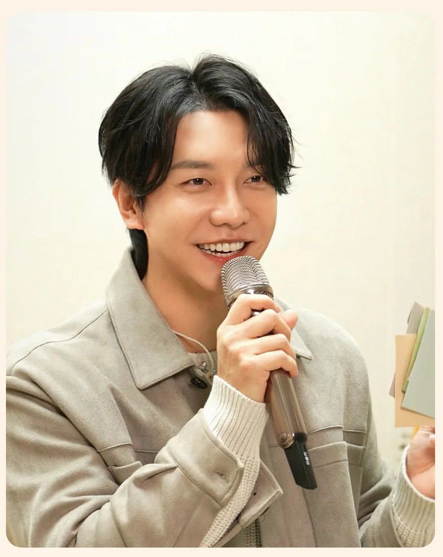 イ・スンギの最近の活動ショット