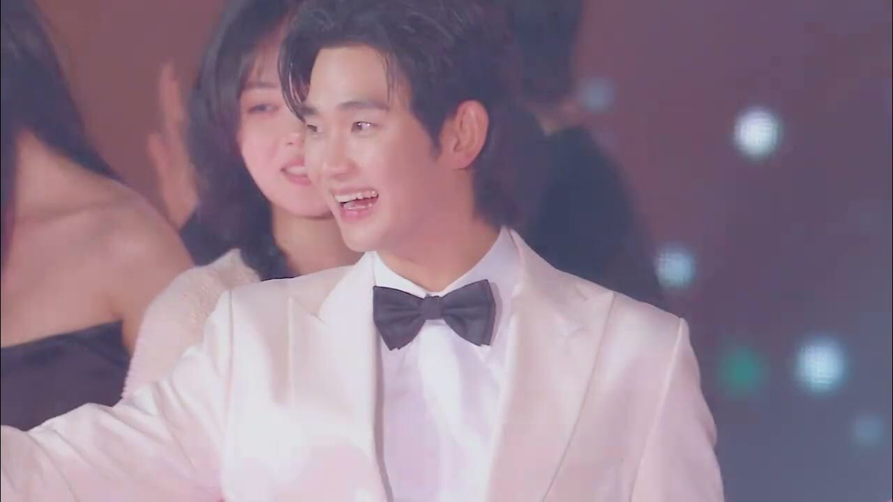 A moment captured by a fan of Kim Soohyun