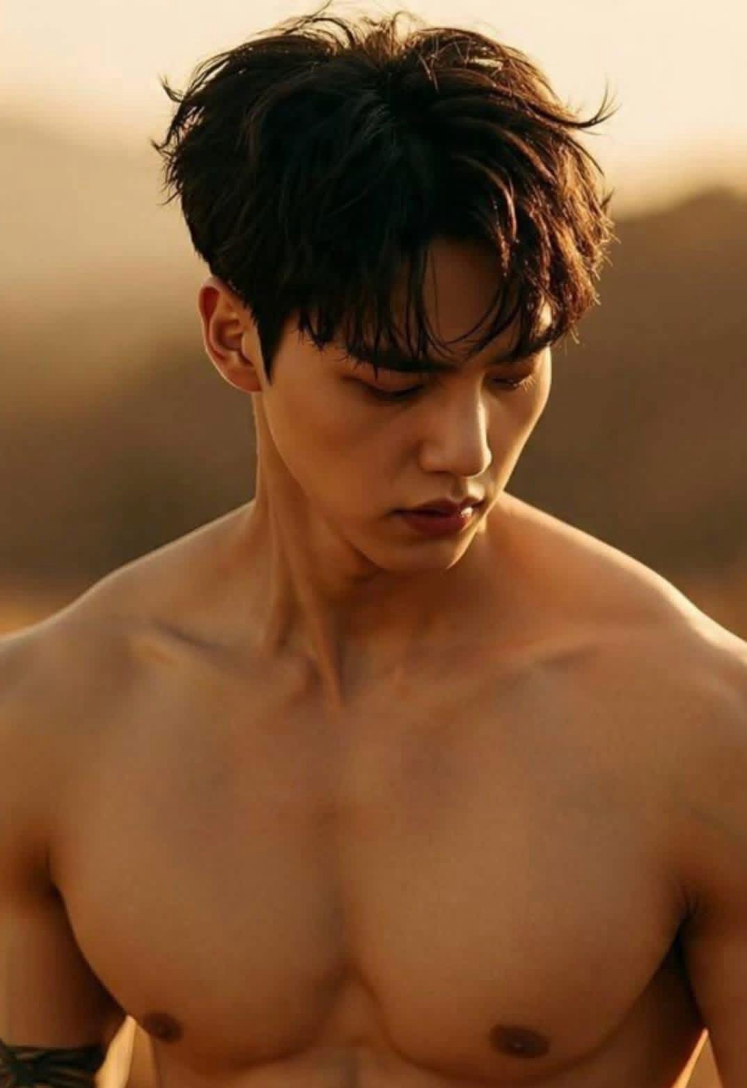 Latest photo of Song Kang