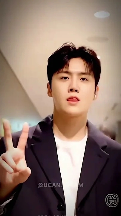 A moment captured by a fan of Kim Seonho
