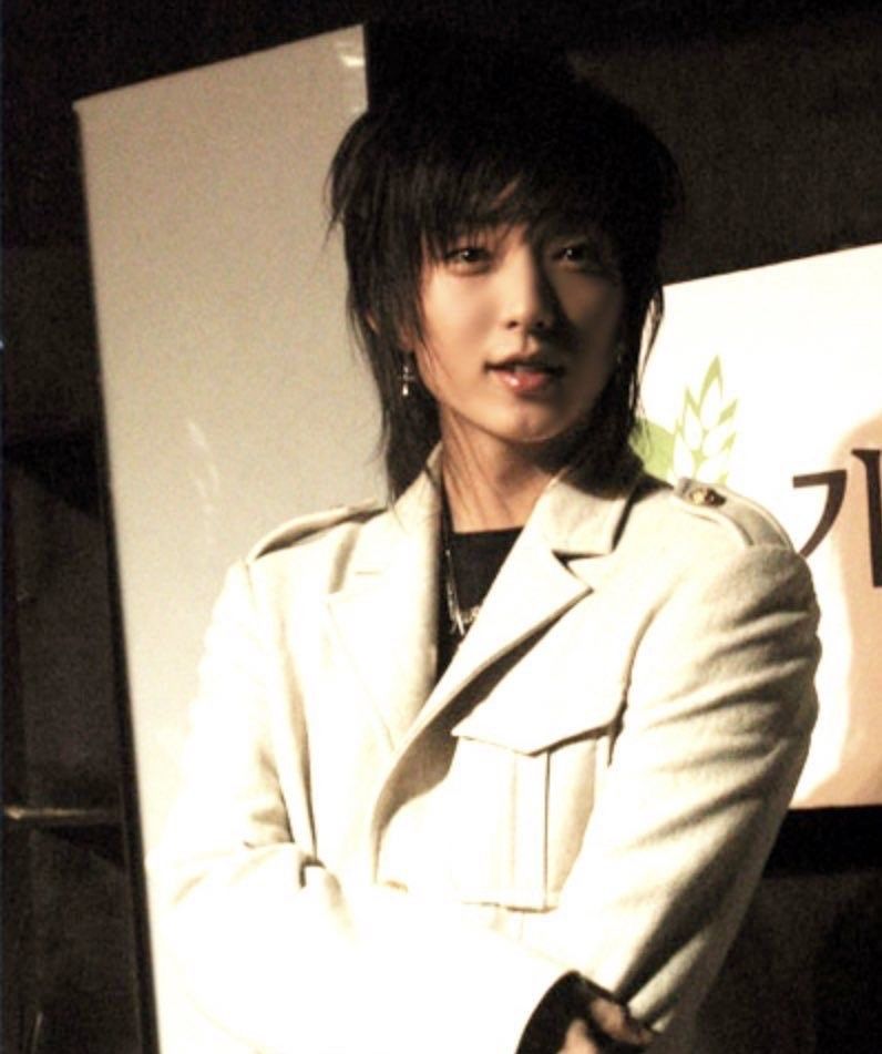 Behind-the-scenes cut of Lee Joongi