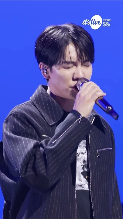 A moment captured by a fan of Lee Seunggi