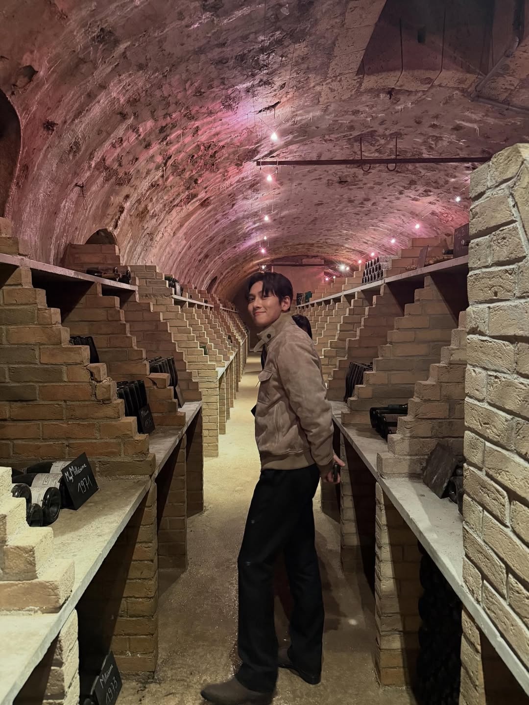 Behind-the-scenes cut of Ji Changwook