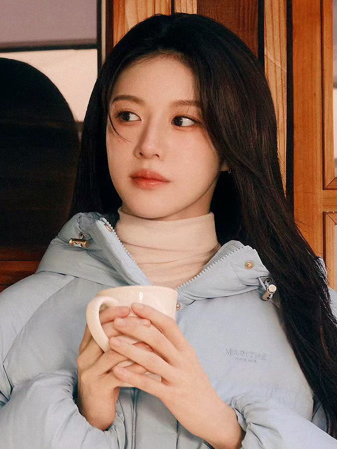 A moment captured by a fan of Go Younjung