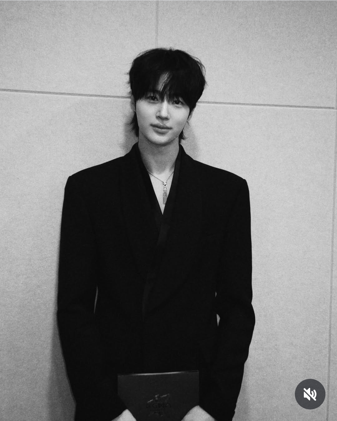 A moment captured by a fan of Byeon Wooseok