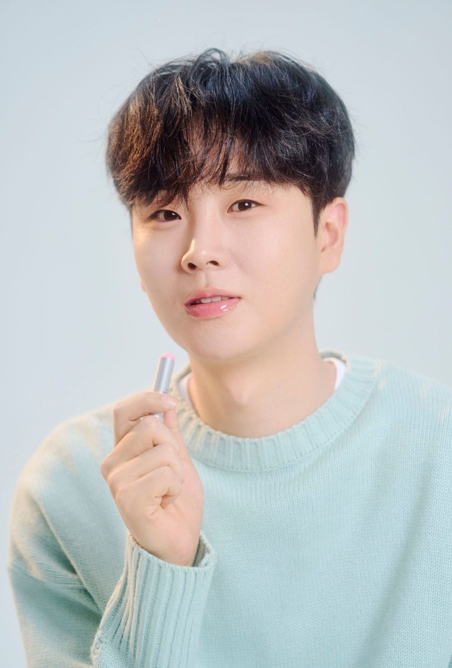Behind-the-scenes cut of Song Minjun