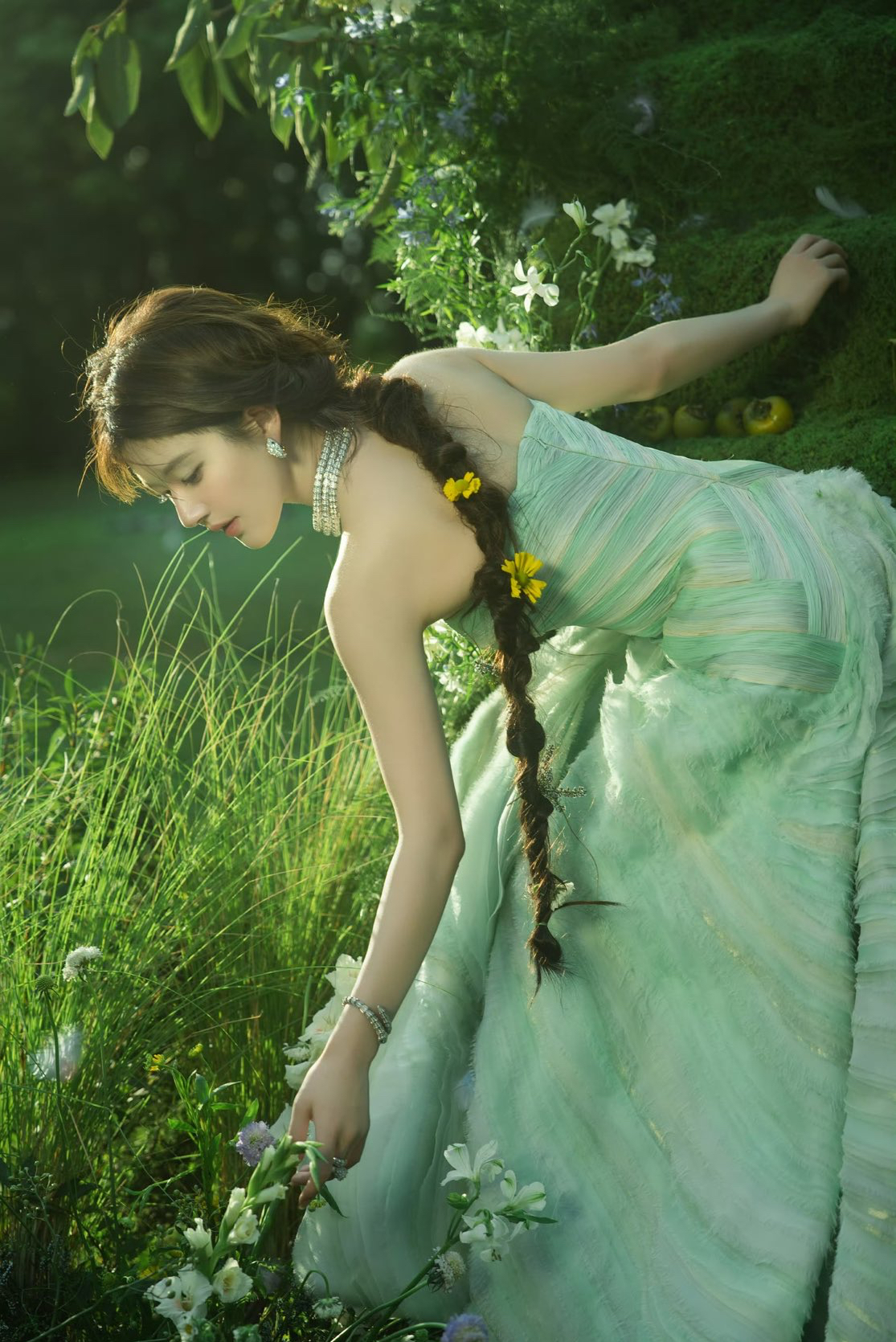 Behind-the-scenes cut of Zhao Lusi