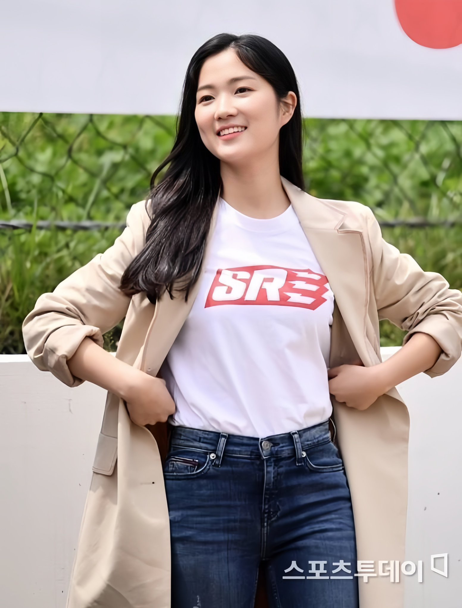 Behind-the-scenes cut of Kim Hyeyoon