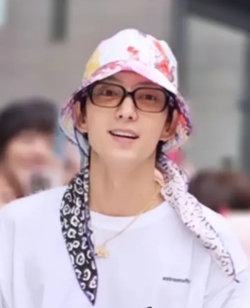 Recent activity shot of Lee Joongi