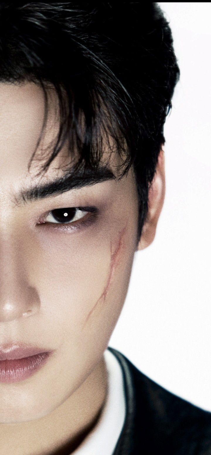 Latest photo of Cha Eunwoo