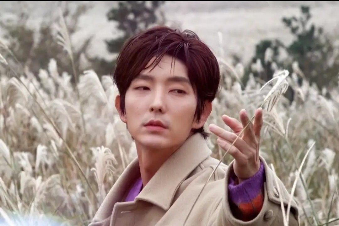 A moment captured by a fan of Lee Joongi