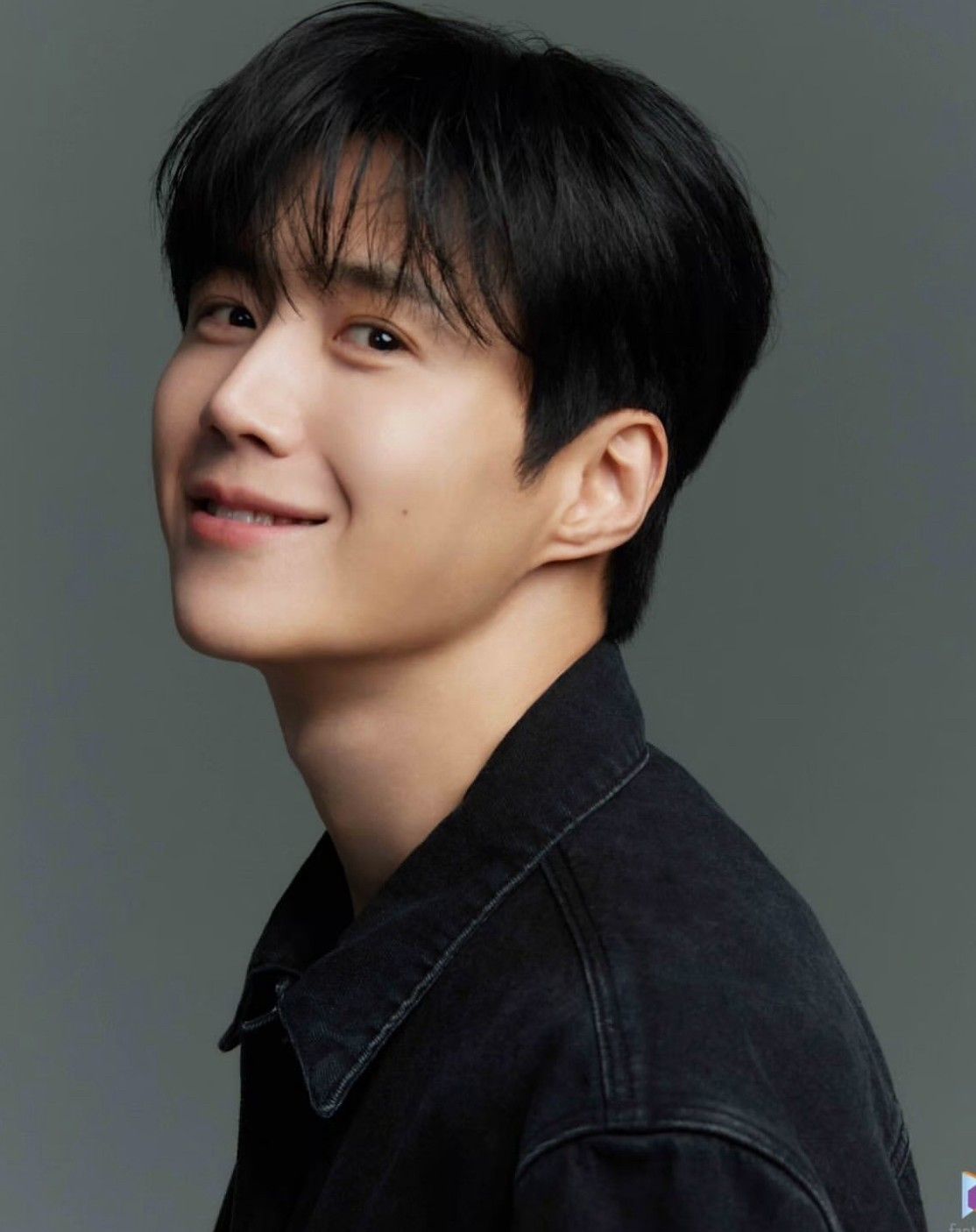 Behind-the-scenes cut of Kim Seonho