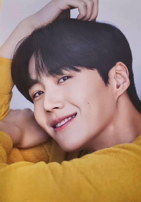 Behind-the-scenes cut of Kim Seonho