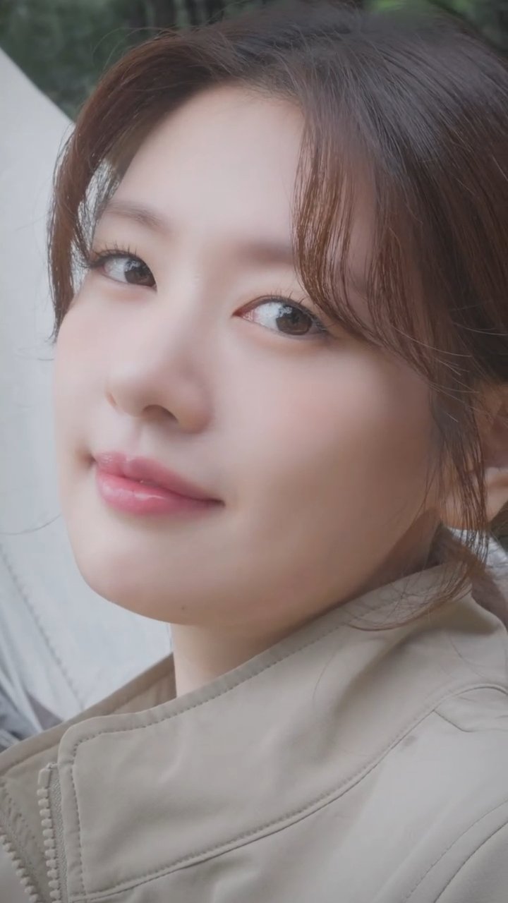 Special wallpaper made by Jung Somin's fans