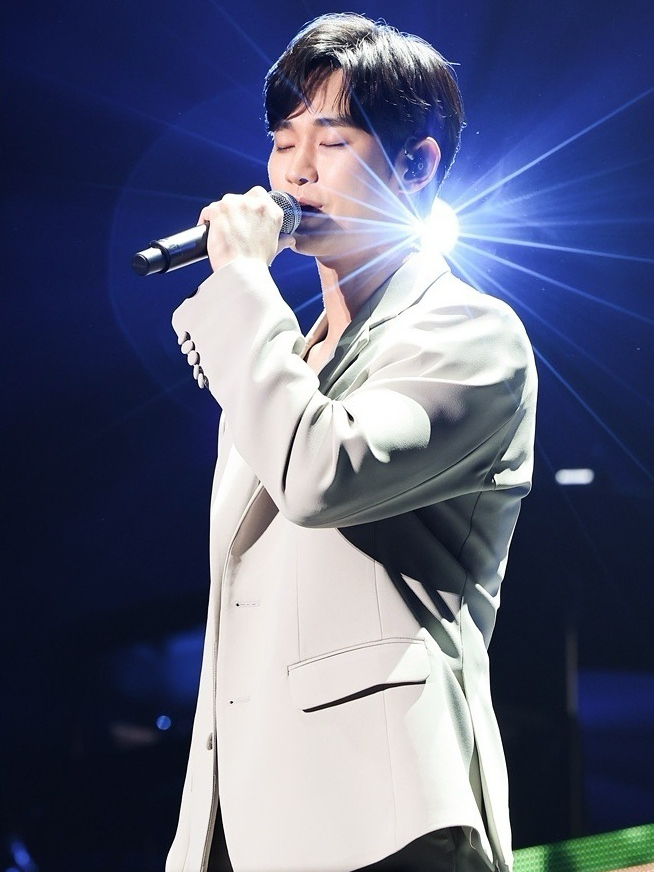 キム・スヒョンのビハインドカット