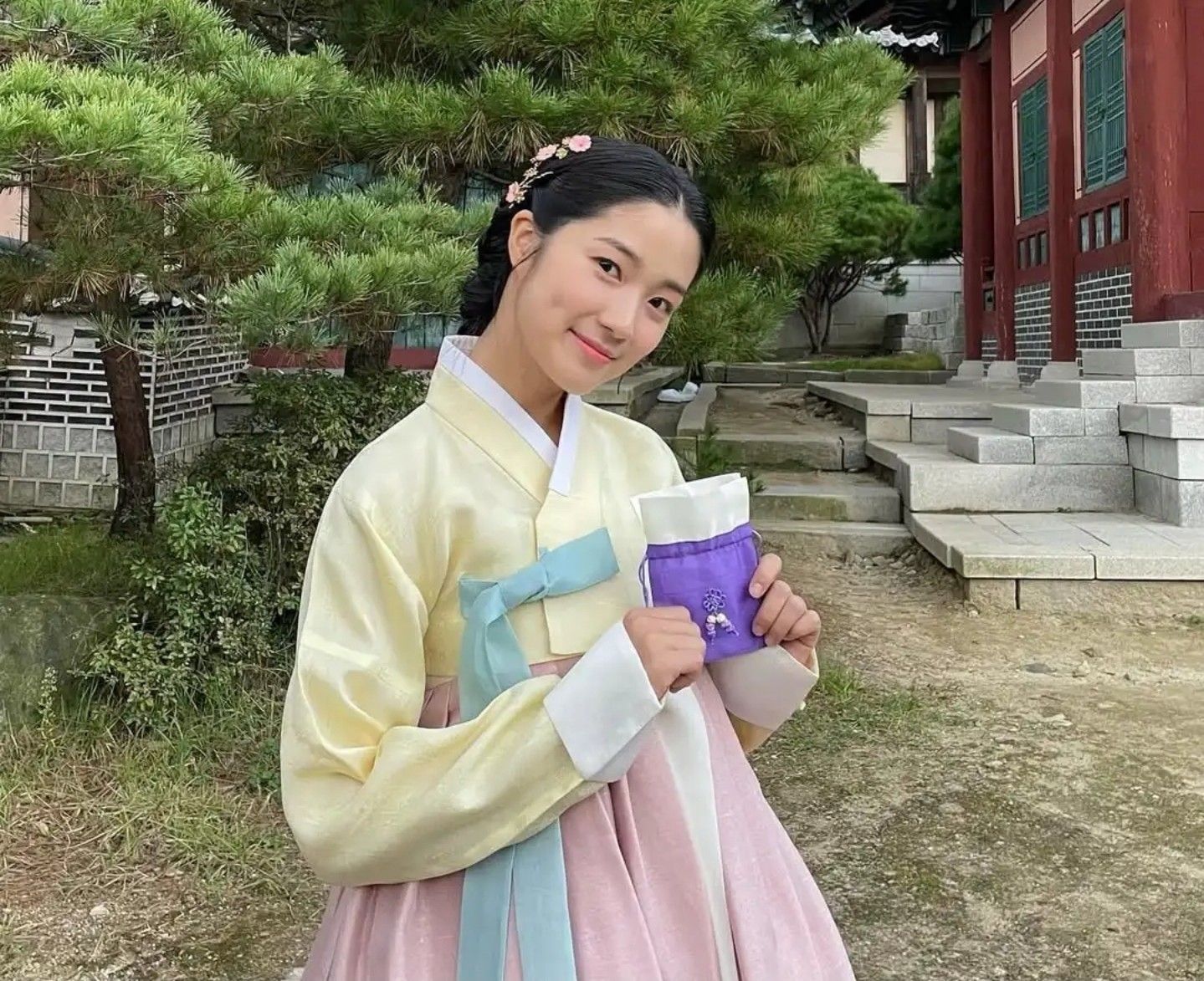 A moment captured by a fan of Kim Hyeyoon
