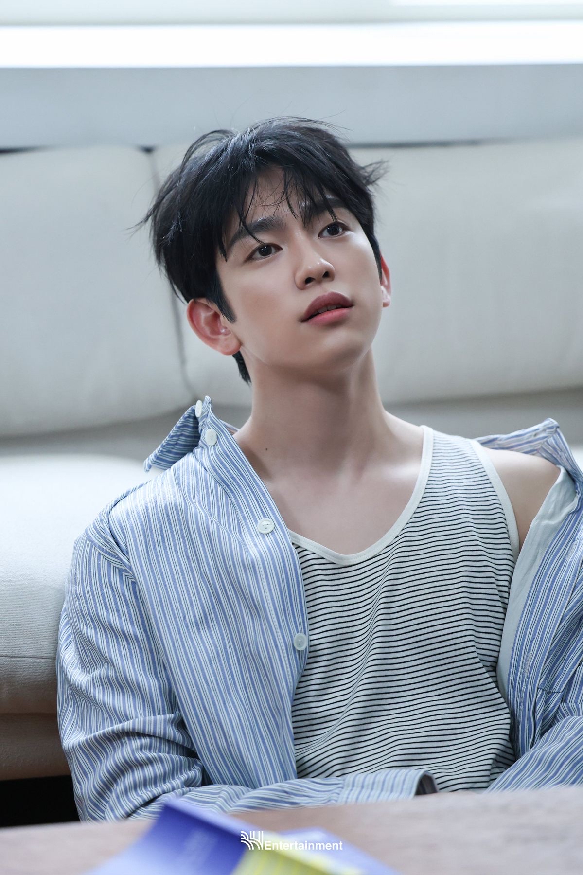 Behind-the-scenes cut of Park Jinyoung