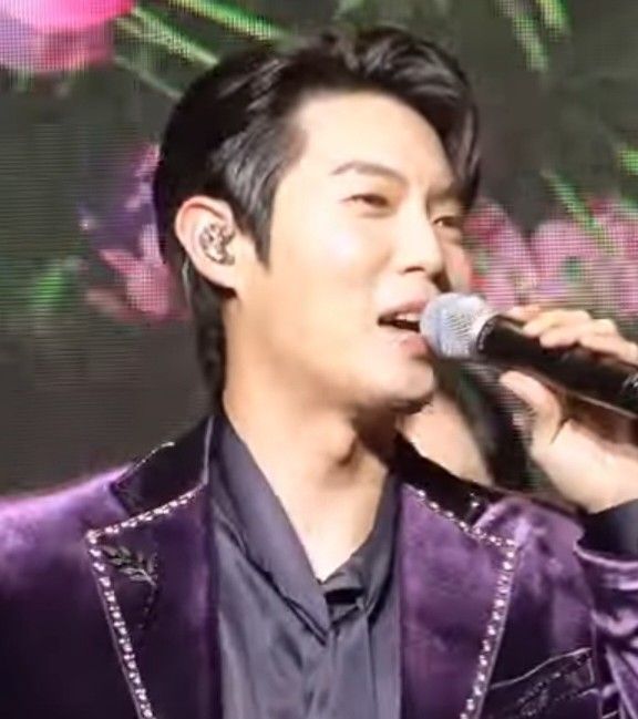 Latest photo of Son Taejin