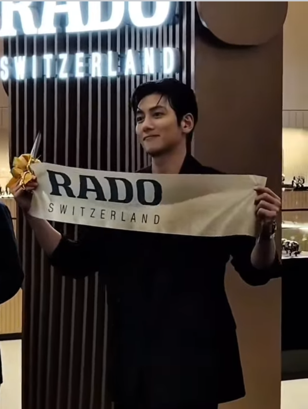 粉丝拍下的池昌旭瞬间