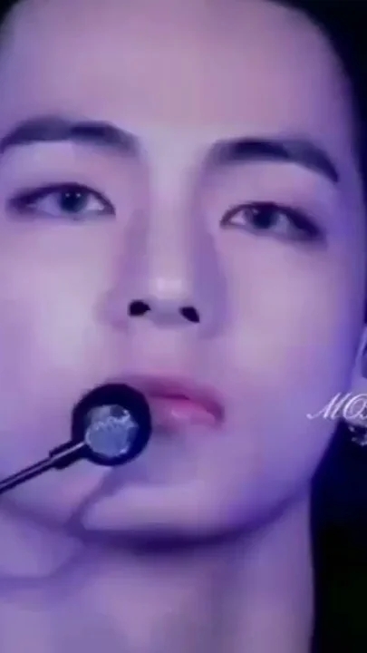 粉丝拍下的金泰亨 (V)瞬间