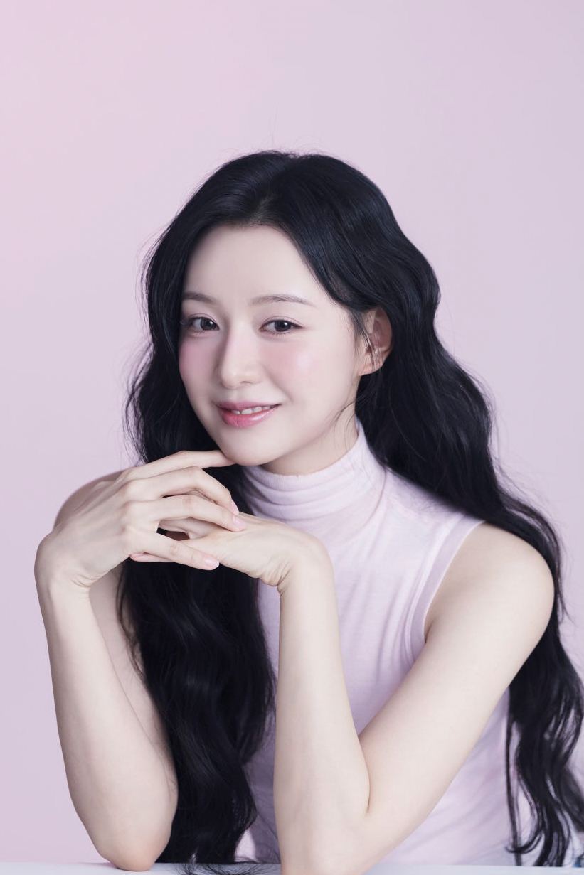 Behind-the-scenes cut of Kim Jiwon