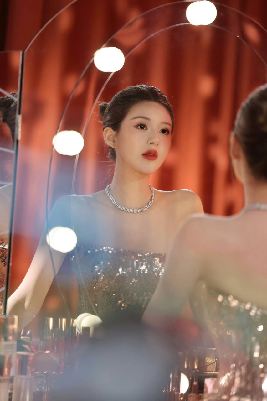 Recent activity shot of Zhao Lusi